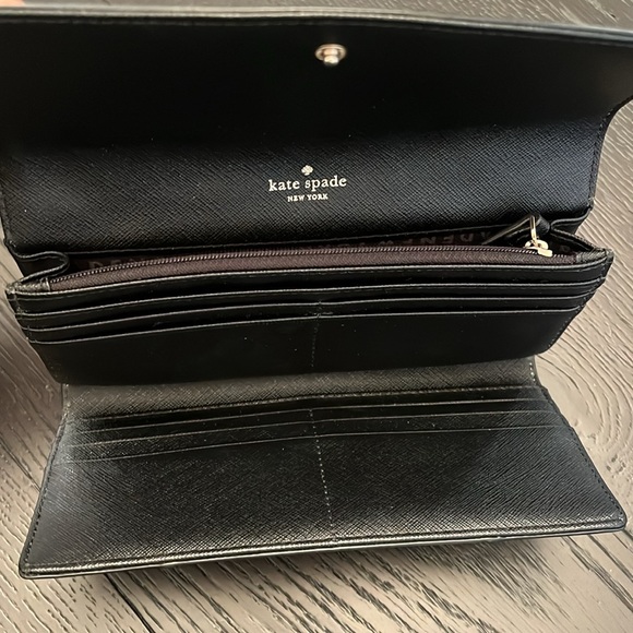 Kate Spade large wallet - Picture 4 of 4